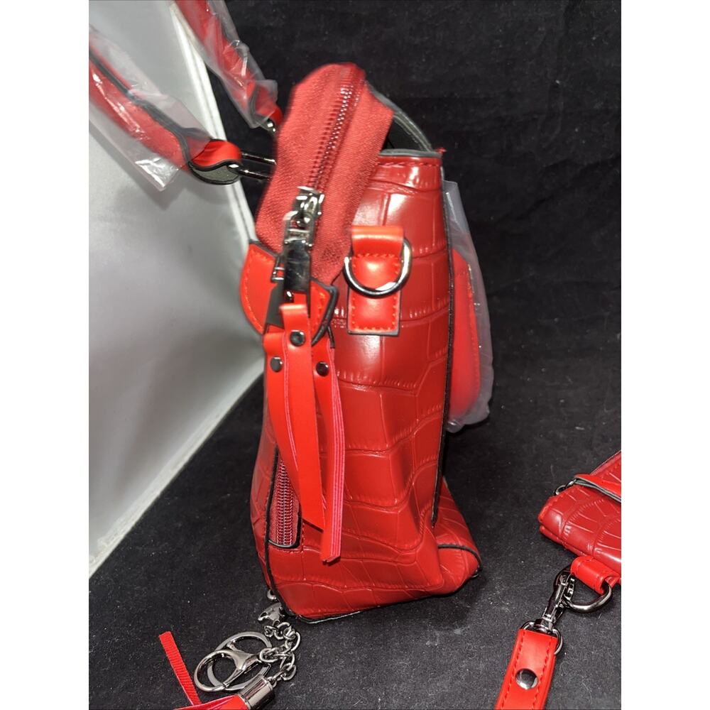 New Leza Red Satchel Bag 2 Smaller Purse Inside Zip Key Chain - Picture 7 of 9